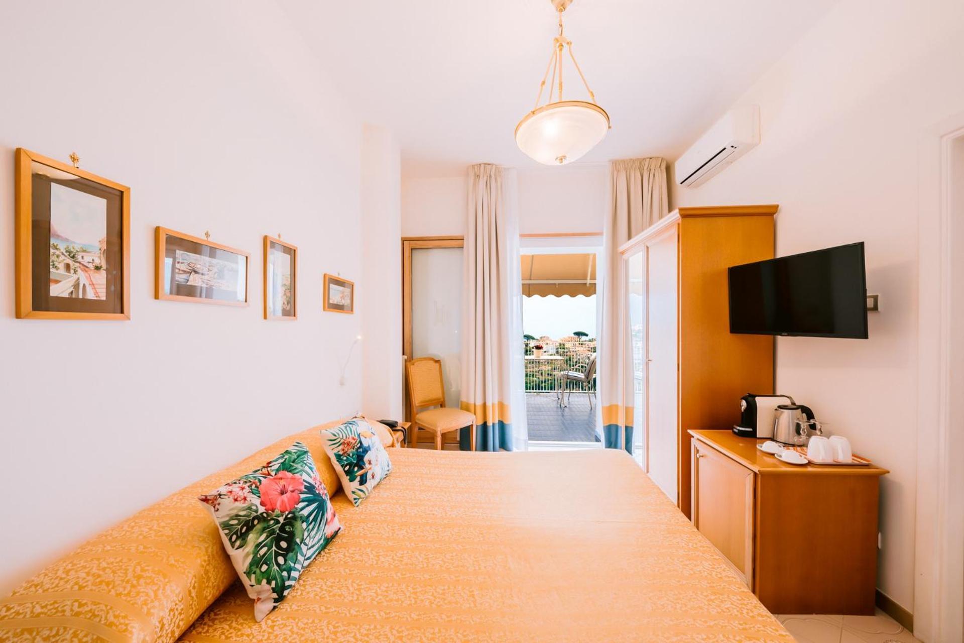 Hotel Zi'Ntonio Скала Екстериор снимка